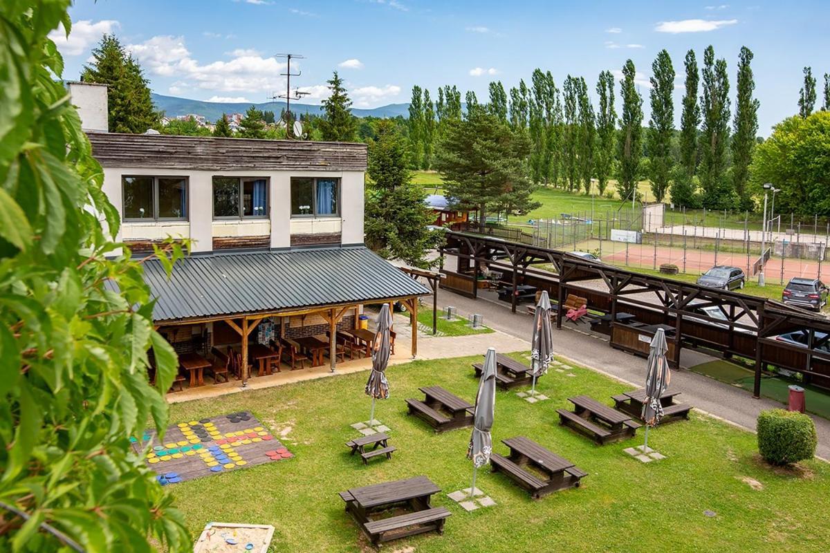 Holiday Park Vrchlabi - Lisci Farma エクステリア 写真