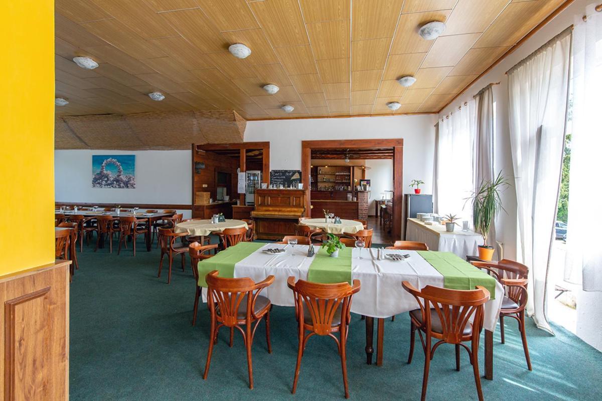Holiday Park Vrchlabi - Lisci Farma エクステリア 写真