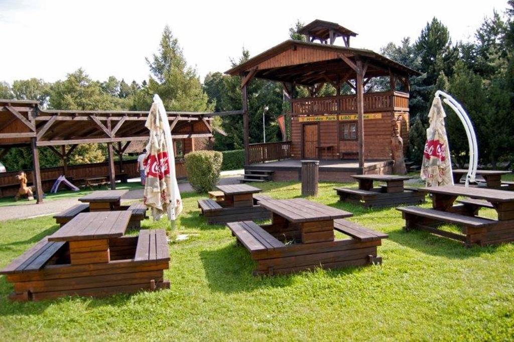 Holiday Park Vrchlabi - Lisci Farma エクステリア 写真